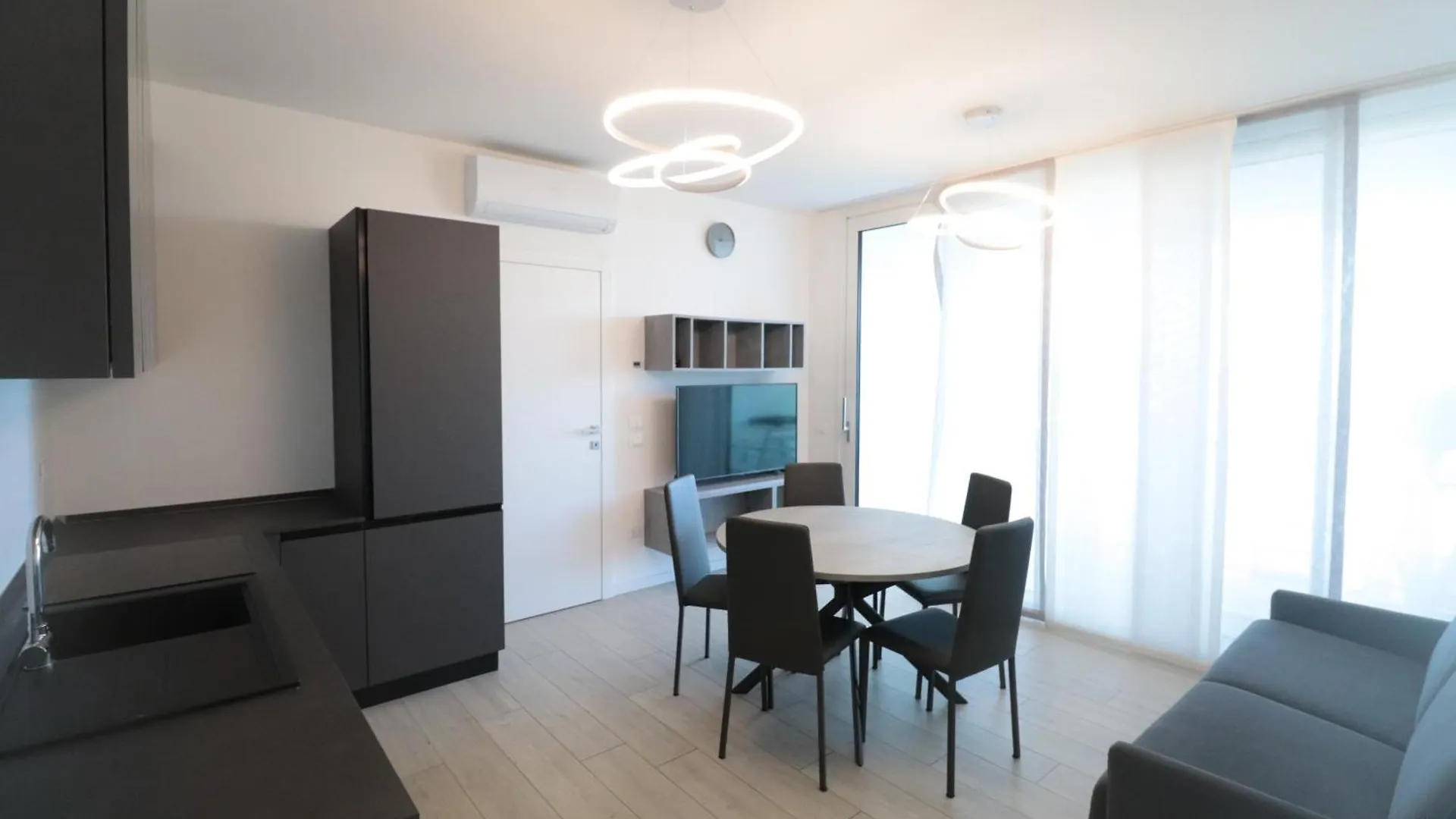 C Palace - Immobiliare Living Lido di Jesolo 0*,