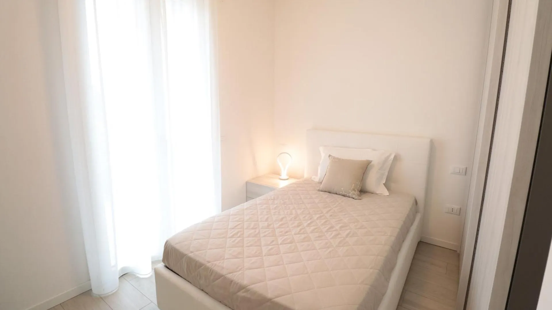 C Palace - Immobiliare Living Lido di Jesolo 0*,