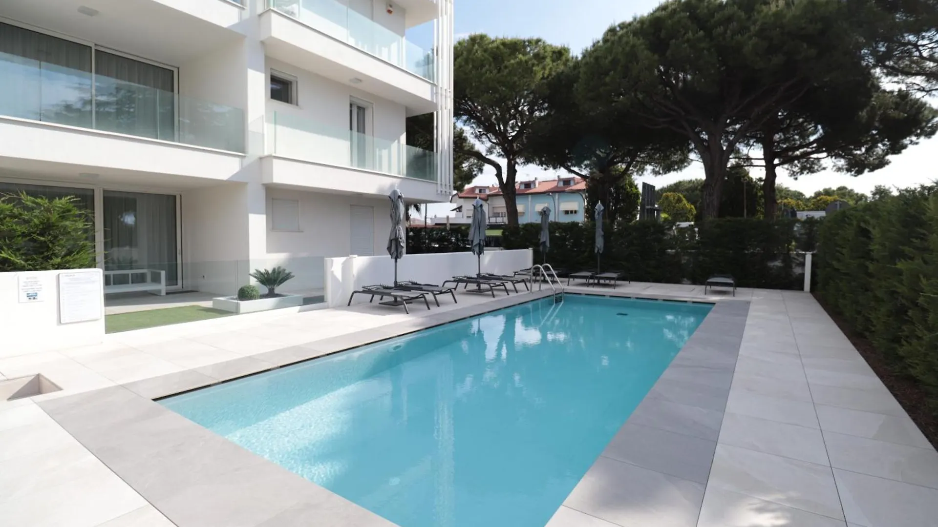 C Palace - Immobiliare Living Lido di Jesolo Lägenhet